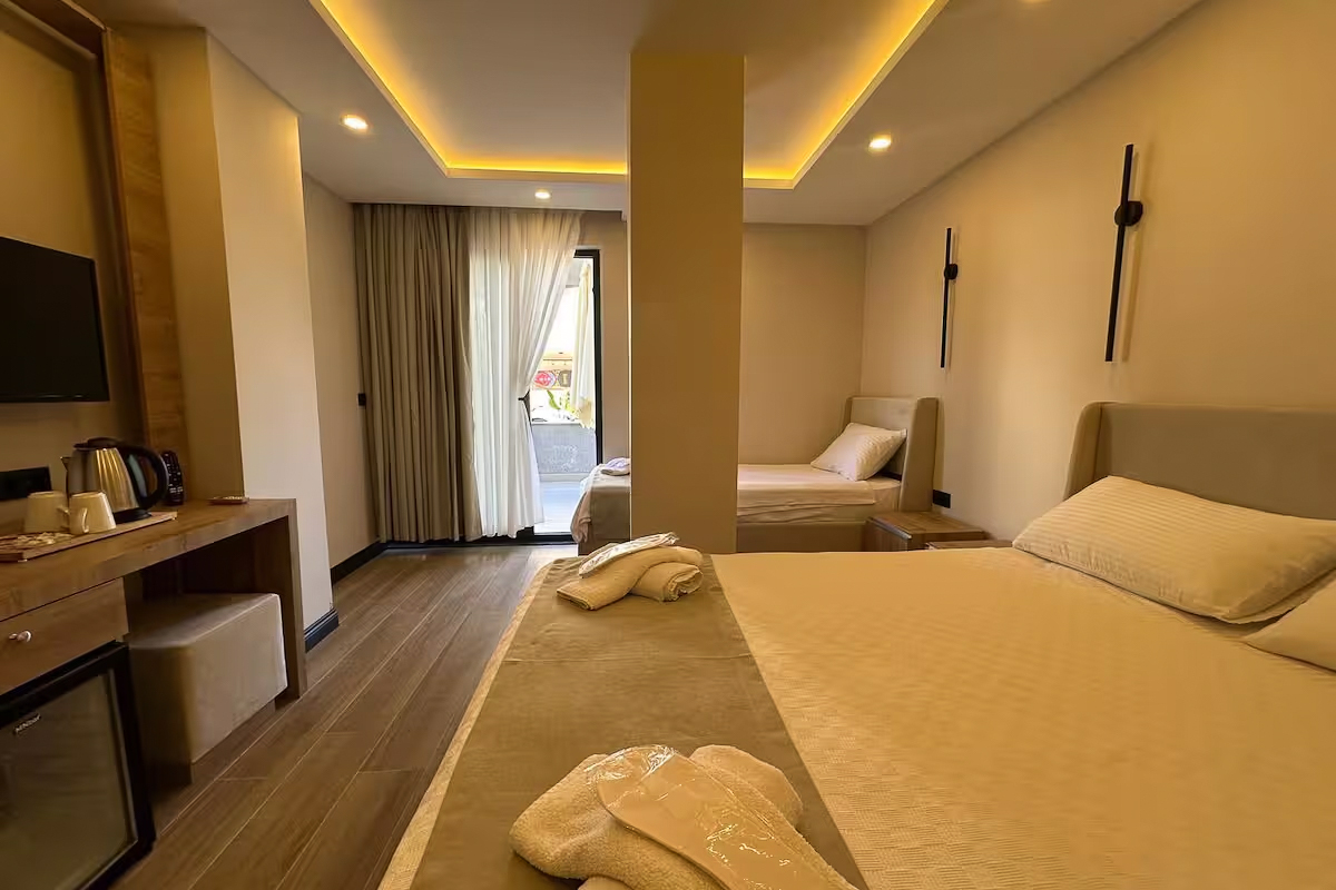 Bahçeli Aile Odası - Antalya Aile Oteli 3 Kişilik Oda